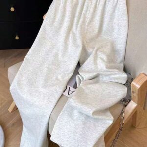 Minimal American Retro Jogger – กางเกงวอร์มมินิมอลอเมริกันเรโทร