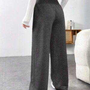 Letter Satin Wide Sweatpants – กางเกงขากว้างสเวตเชิร์ทประดับตัวอักษรซาติน