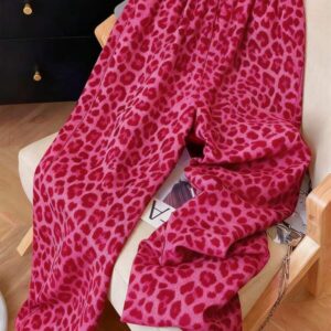 Leopard Street Retro Jogger – กางเกงวอร์มลายเสือดาวสตรีทอเมริกันเรโทร