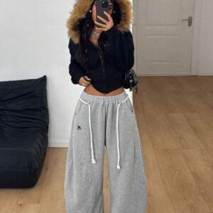 French Grey Curved Hem Shorts – กางเกงสีเทาเฟรนช์ชายโค้ง