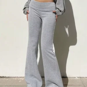 Solid High-Waist Wide Flare Pants – กางเกงขากว้างเอวสูงสีพื้น