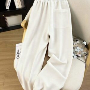 Heart Print Wide Pocket Jogger – กางเกงวอร์มพิมพ์หัวใจขากว้างมีกระเป๋า