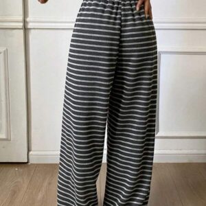 Contrast Elastic Wide Jogger – กางเกงวอร์มขาบานตัดสีเอวยางยืด