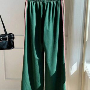 Wide Side Stripe School Jogger – กางเกงวอร์มขากว้างแถบข้างใส่โรงเรียน