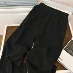 Diamond Embellished High-Waist Straight Pants – กางเกงเอวสูงขาตรงประดับเพชรเทียม